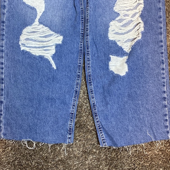 Forever 21 Boyfriend Jeans Heavy Distressed Unfinished Hem Sz 34 NWT - Picture 4 of 7
